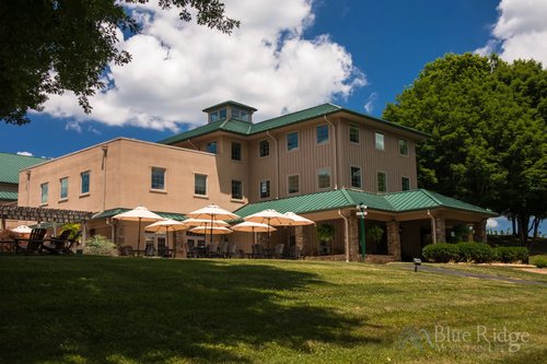 Shelton Vineyards Yadkin Valley tasting room Surry Wine Trail