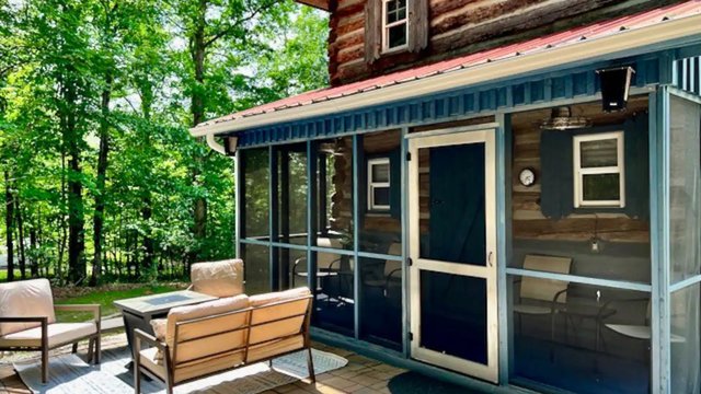 Pilot Mountain Escape rental cabin near Pilot Mountain State Park